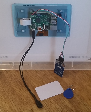 RFID tag reader connected to Raspberry Pi 2 with display screen